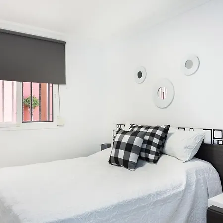 Home2book Fantastic 160m2 Terrace Flat & Bbq