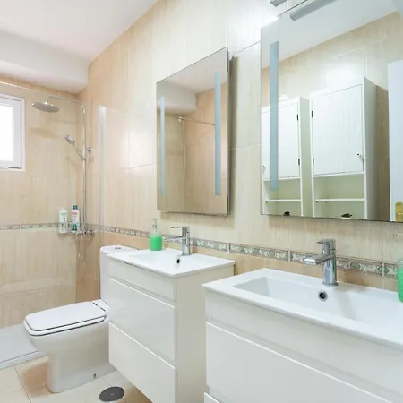 Home2book Fantastic 160m2 Terrace Flat & Bbq