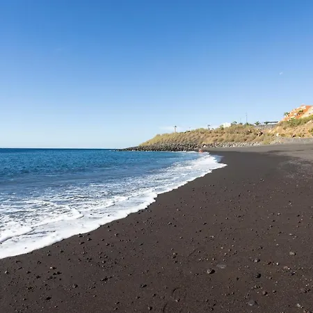 Home2book Fantastic 160m2 Terrace Flat & Bbq *