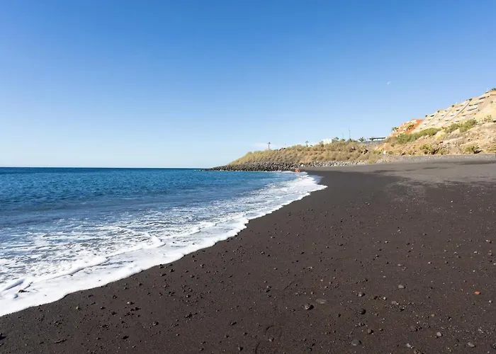 Home2book Fantastic 160m2 Terrace Flat & Bbq *