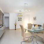 Home2book Fantastic 160m2 Terrace Flat & Bbq Apartment
