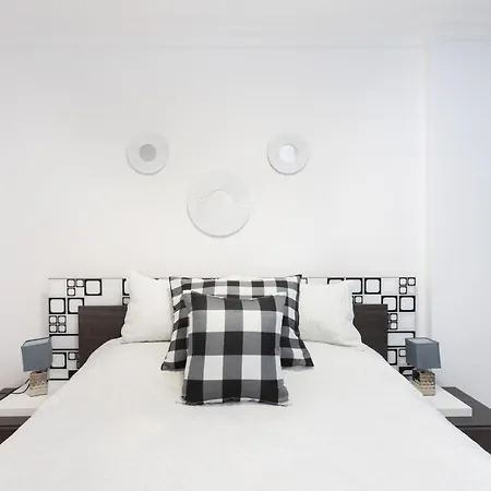 Apartment Home2book Fantastic 160m2 Terrace Flat & Bbq