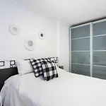 Home2book Fantastic 160m2 Terrace Flat & Bbq